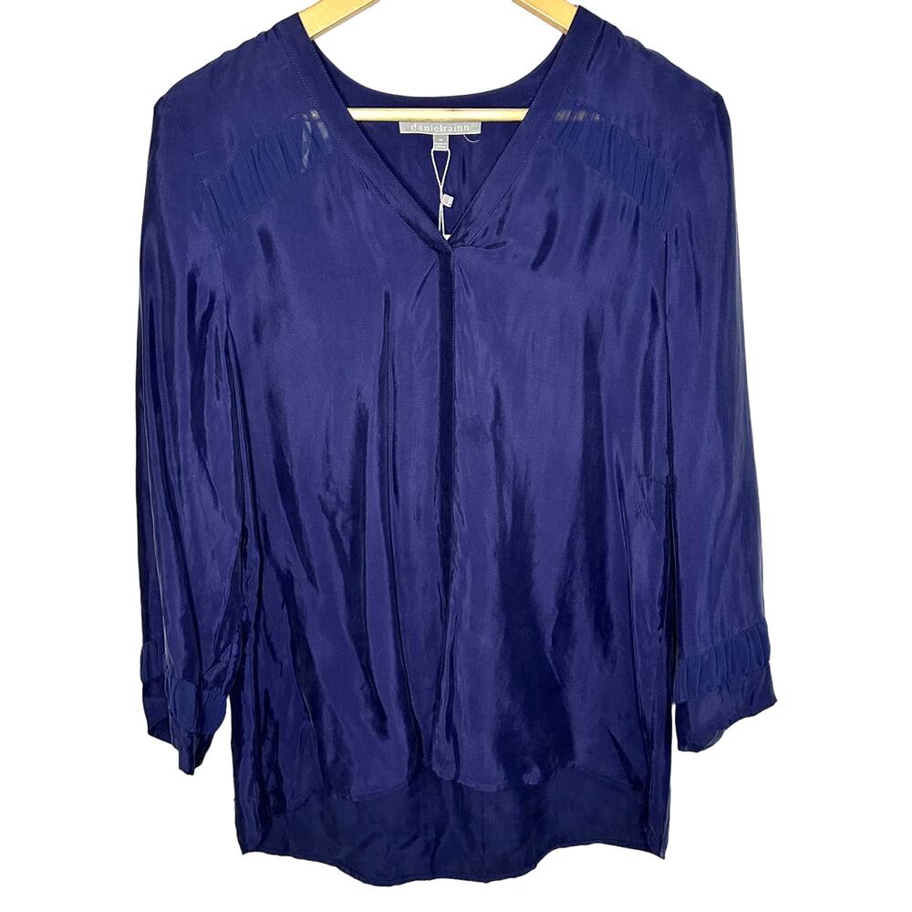 Daniel Rainn NWT Navy Blue Satin Medium‎ Super Soft Shine V-Neck Blouse Shirt